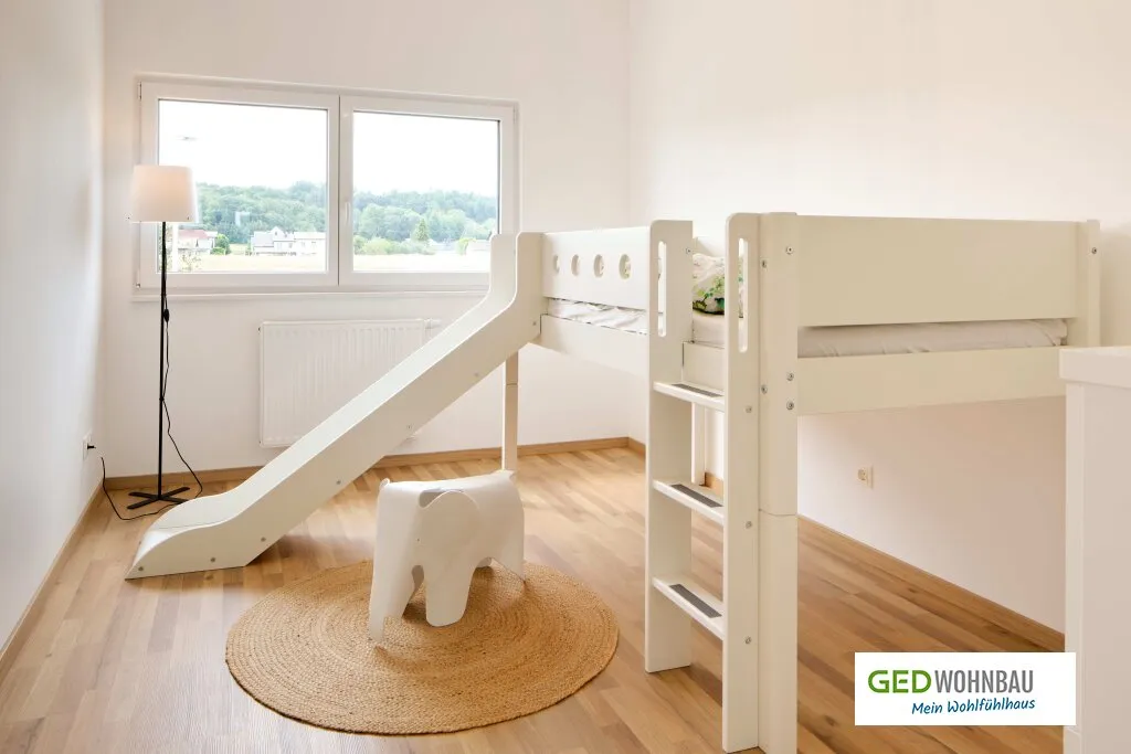 Doppelhaushälfte mit niedrigen Energiekosten: Bestandsobjekt, neuwertig - verfügbar ab 09/2026 - Ansicht 2
