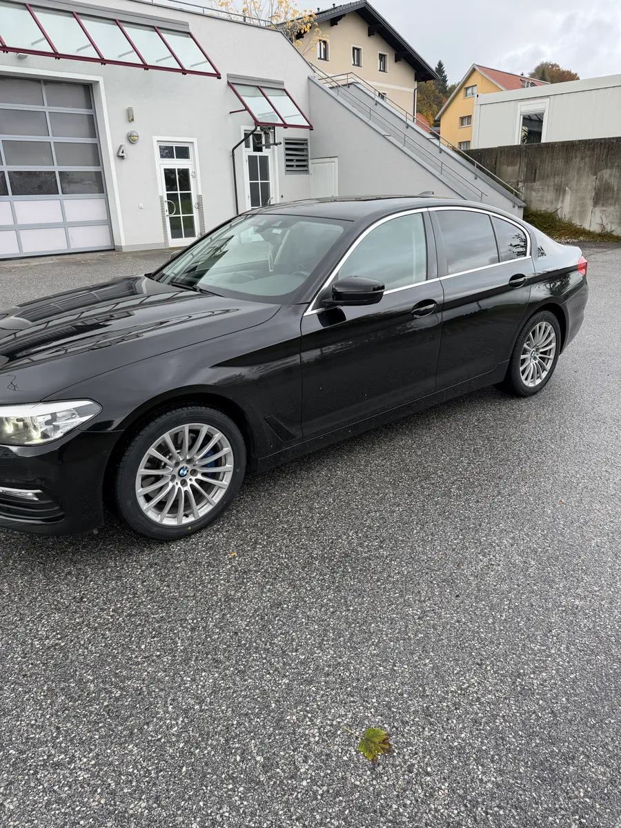 BMW 5 Series 2017 photo 2