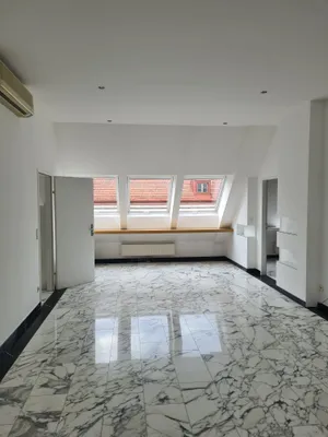 Dachterrassenwohnung Nähe Rathaus – Bild 3