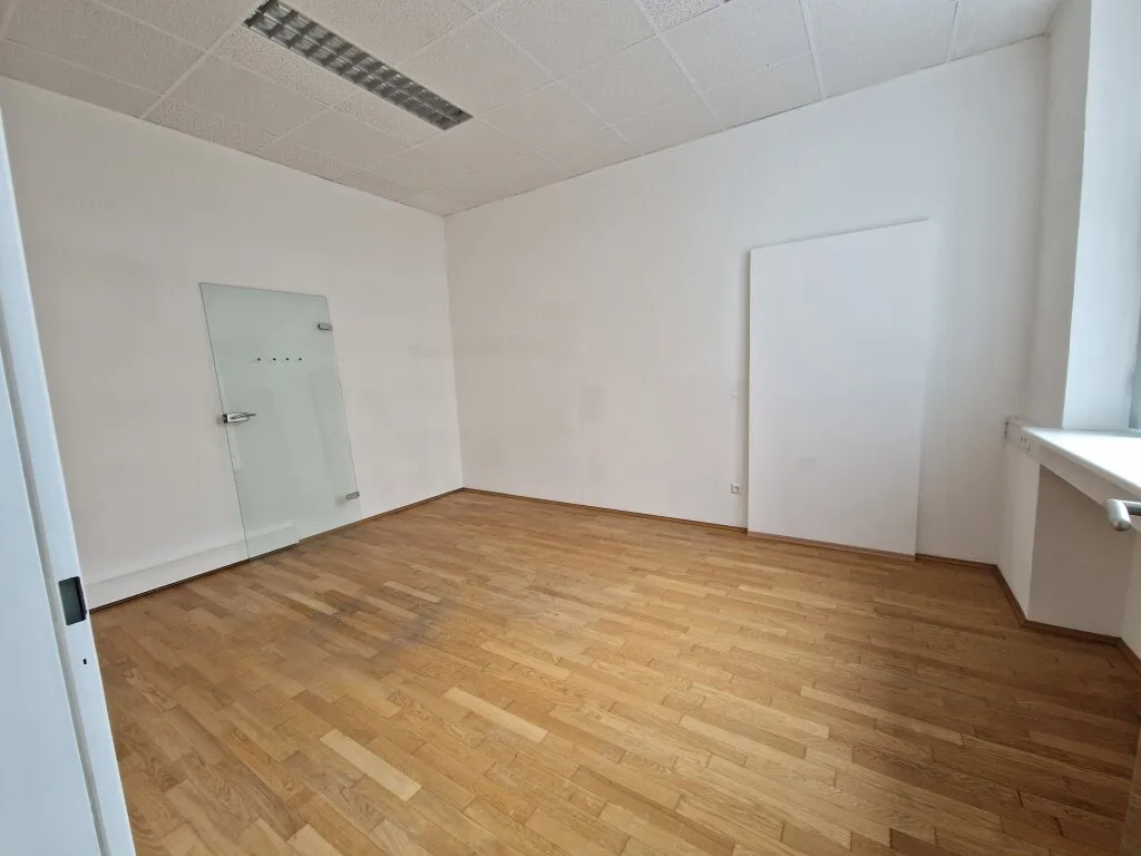 Fläche im Erdgeschoss | Büro | Lager - Ansicht 2