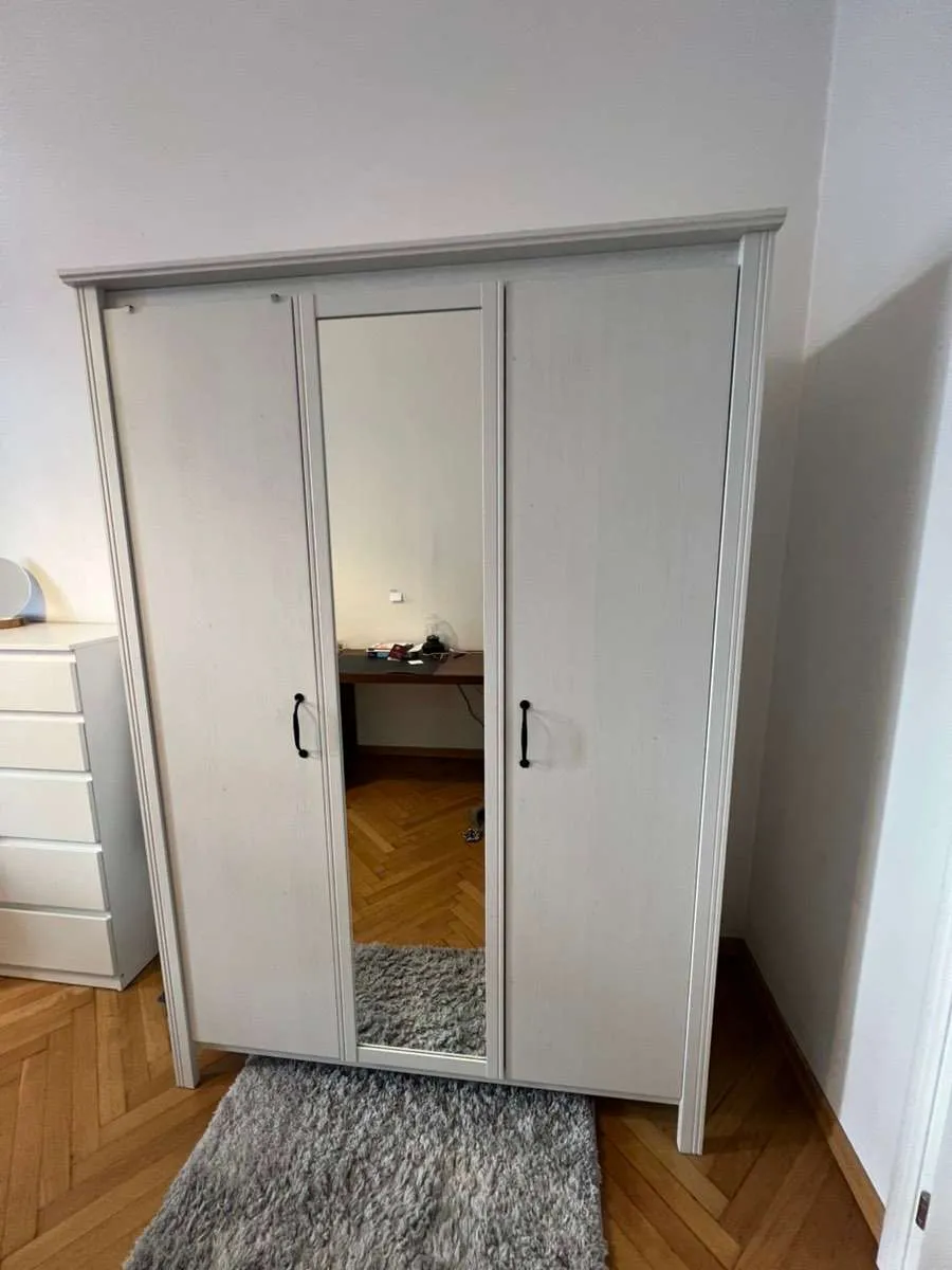 Ikea Kleiderschrank 3-türig mit Spiegel - top Zustand, € 130,- (6020 Innsbruck)