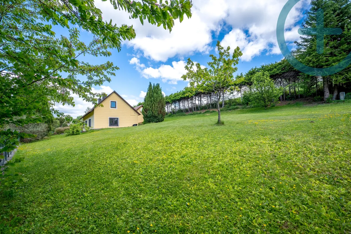 TRAUMGRUNDSTÜCK: Ruhig gelegenes Einfamilienhaus mit 1185m² Garten - Ansicht 2