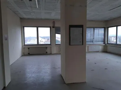 4-Zimmer-Gewerbeimmobilie mieten in Bruck an der Leitha – 263 m², € 2.904 – Bild 8 von 18
