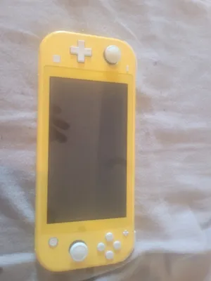 Nintendo switch lite in gelb am besten selbstabholung oder Versand