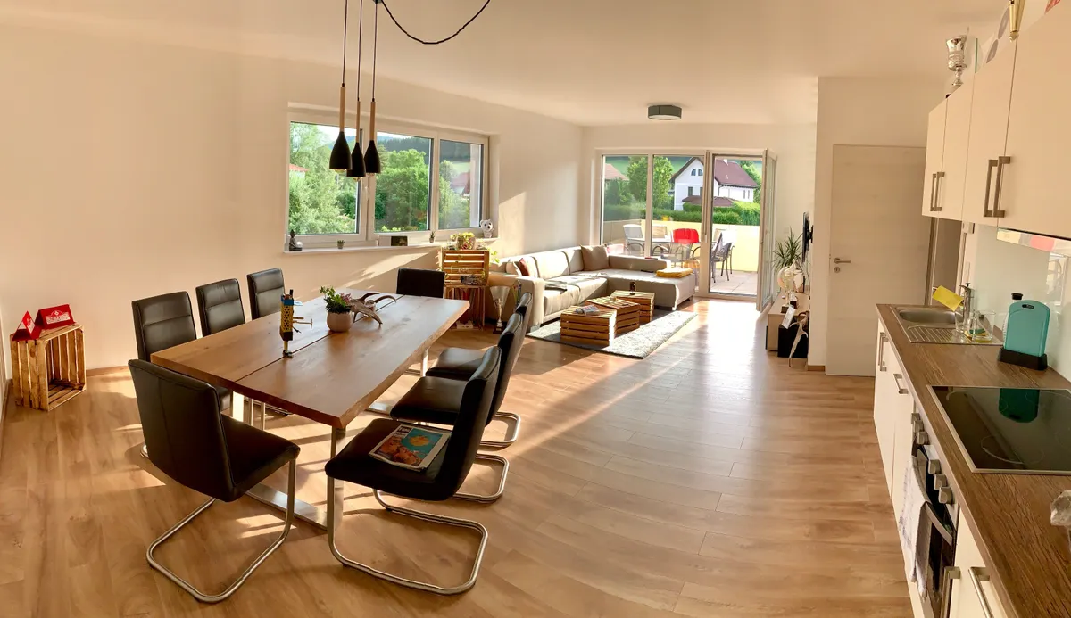 Exklusive 3 Zimmer Wohnung mit großem Balkon - Ansicht 2