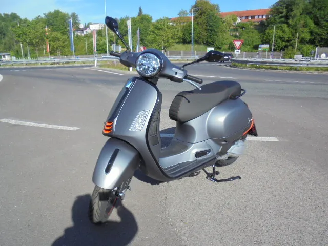 Vespa GTS