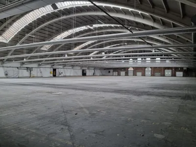Gewerbeimmobilie mieten in Wien – 4 300 m², € 5
