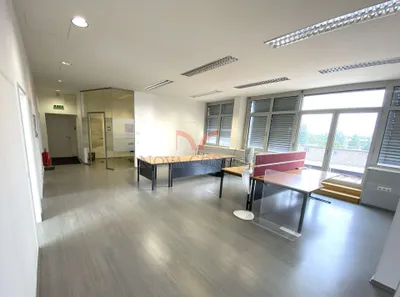 5-Zimmer-Gewerbeimmobilie mieten in Mödling – 130 m², € 1.288 – Bild 2 von 12
