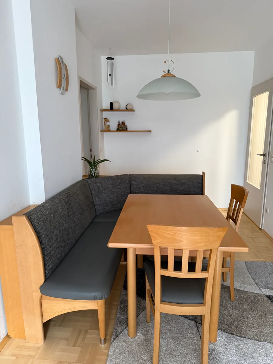 TIsch und Eckbank, 2 Stühle, gebraucht, € 100,- (4240 Freistadt)