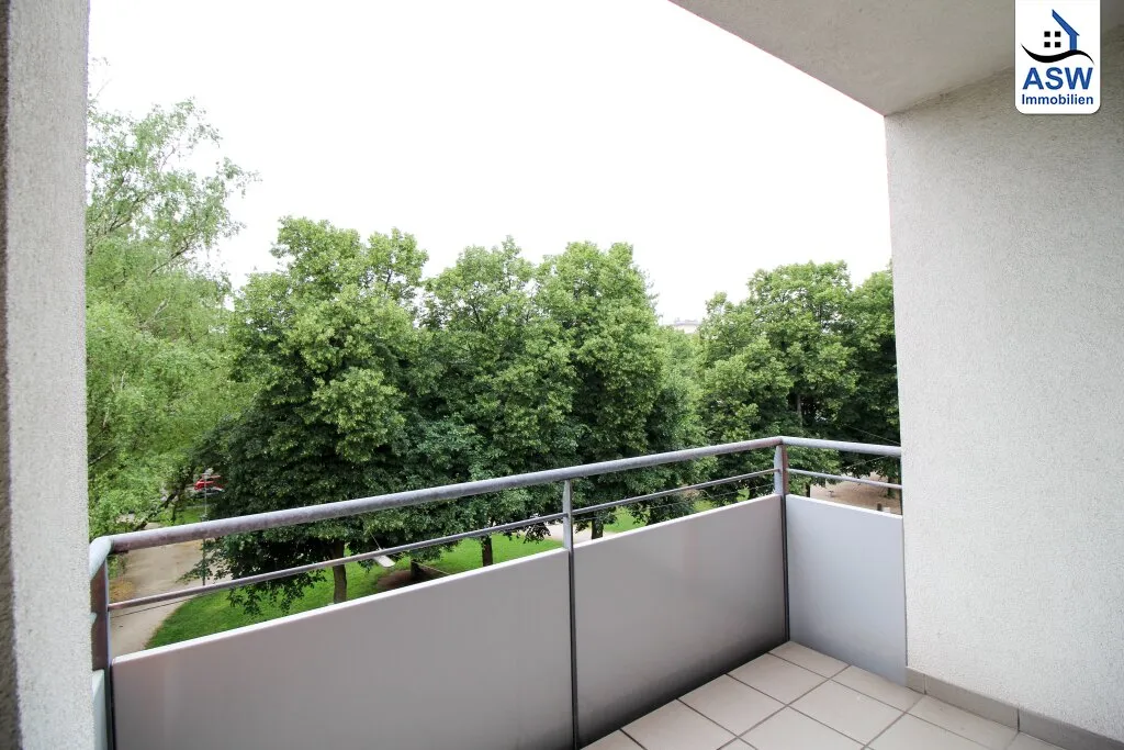 Tolle 2,5-Zimmerwohnung mit schöner Loggia inkl. Küche - Ansicht 2