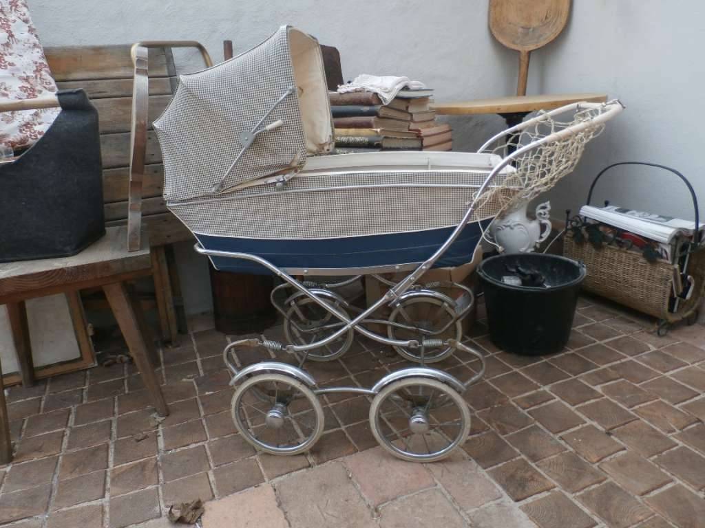 Alter Puppenwagen,  20,- (2823 Sautern) - willhaben