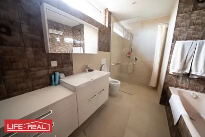 8-Zimmer-Haus kaufen in Urfahr-Umgebung – 278 m² – Bild 10 von 12