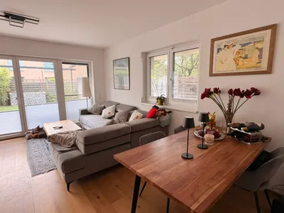 Exklusive 3-Zimmer-Gartenwohnung mit 145 m² Eigengarten, Whirlpool, Klimaanlage & Garage - 1220 Wien-Eßling – Bild 2