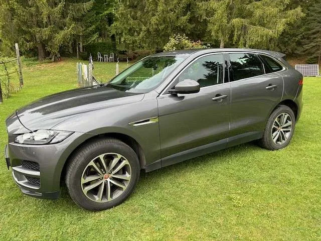 Jaguar F-Pace