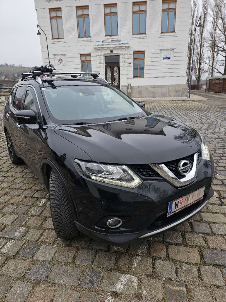 Nissan X-TRAIL TEKNA 1.6 - 7-SITZER - 4WD - maximale Ausstattung SUV / Geländewagen