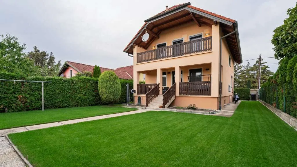 Neuwertiges Haus in Ruhelage! *Smarthome *Hochwertig ausgestattet *TOP Lage - Ansicht 2