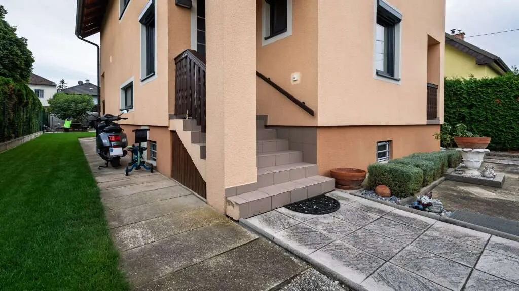 Neuwertiges Haus in Ruhelage! *Smarthome *Hochwertig ausgestattet *TOP Lage - Ansicht 3