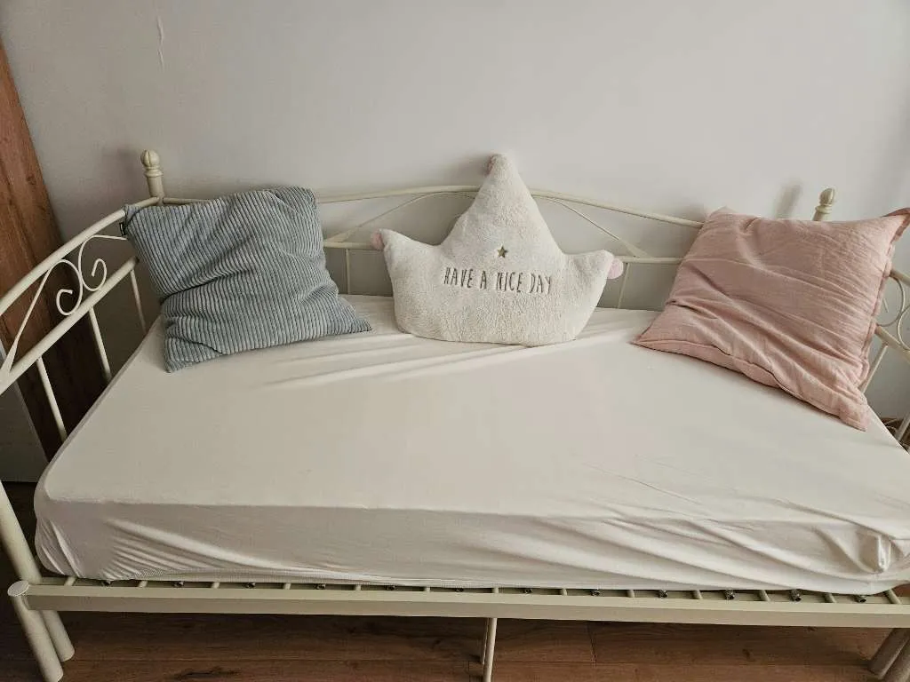 Tagesbett Metall ausziehbar Doppelbett, € 0,- (1210 Wien)