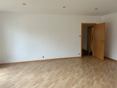 8-Zimmer-Gewerbeimmobilie mieten in Korneuburg – 300 m², € 2.700 – Bild 3 von 7