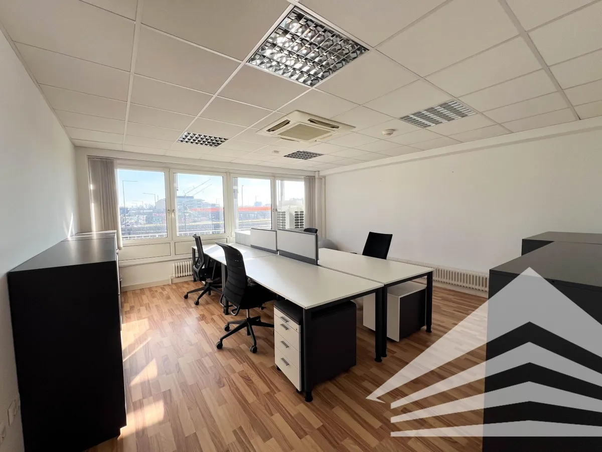 Klimatisiertes 370 m² Büro auf einer Ebene am Linzer Winterhafen! - Ansicht 2