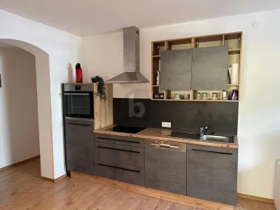 6-Zimmer-Wohnung kaufen in Innsbruck – 105 m², € 510.000 – Bild 2 von 6
