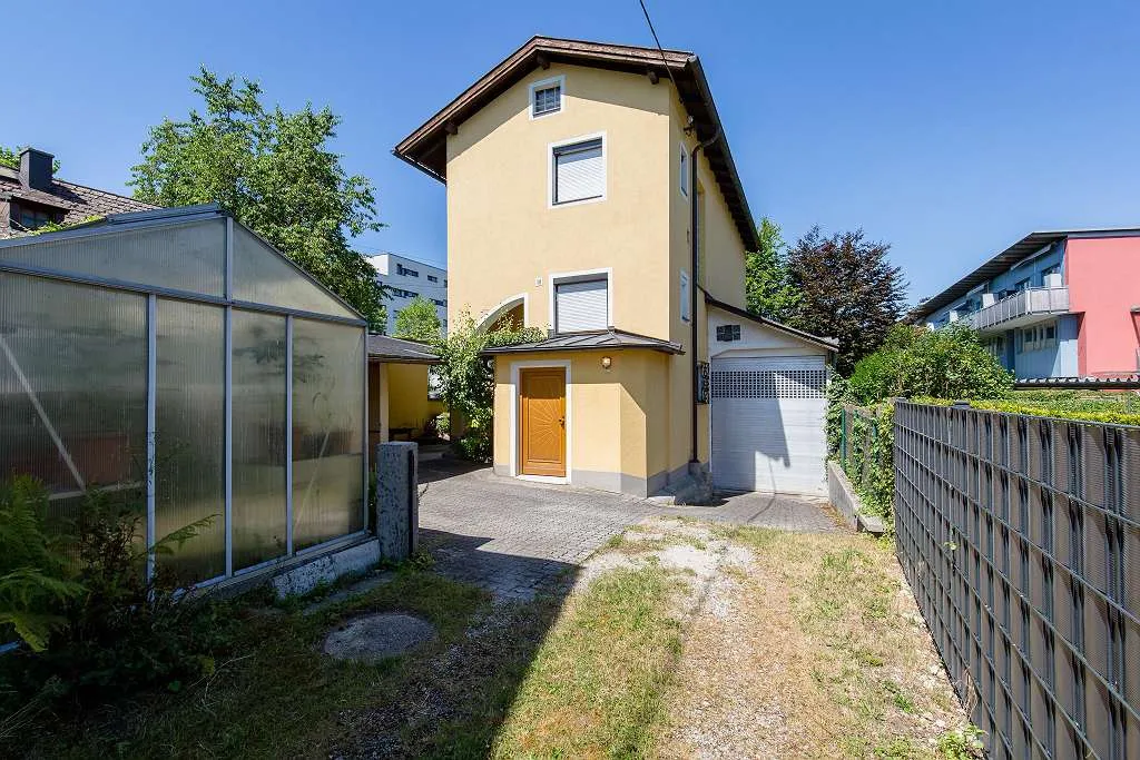 MAXGLAN | Kleines Einfamilienhaus zum Sanieren an der Kleßheimer Allee