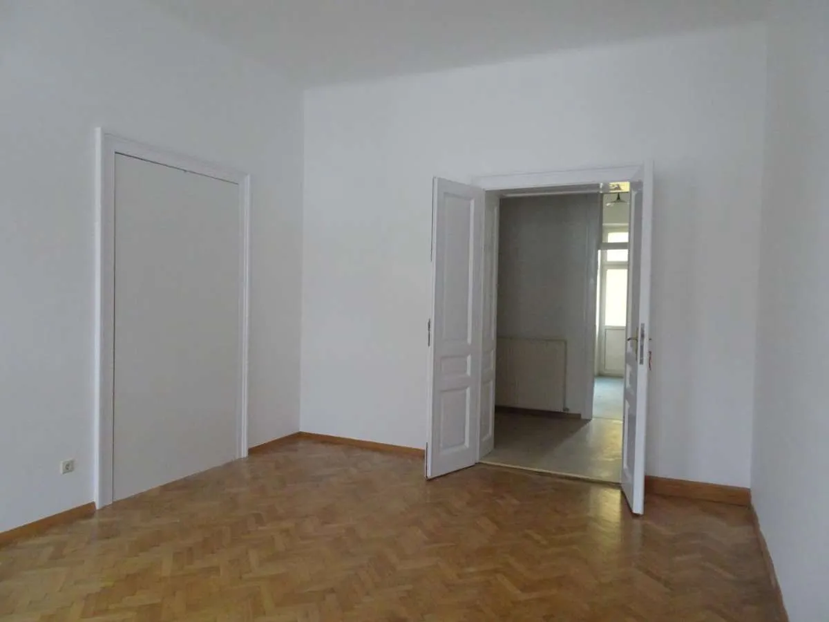 4-Zimmer-Altbauwohnung mit Balkon! - Widok 3
