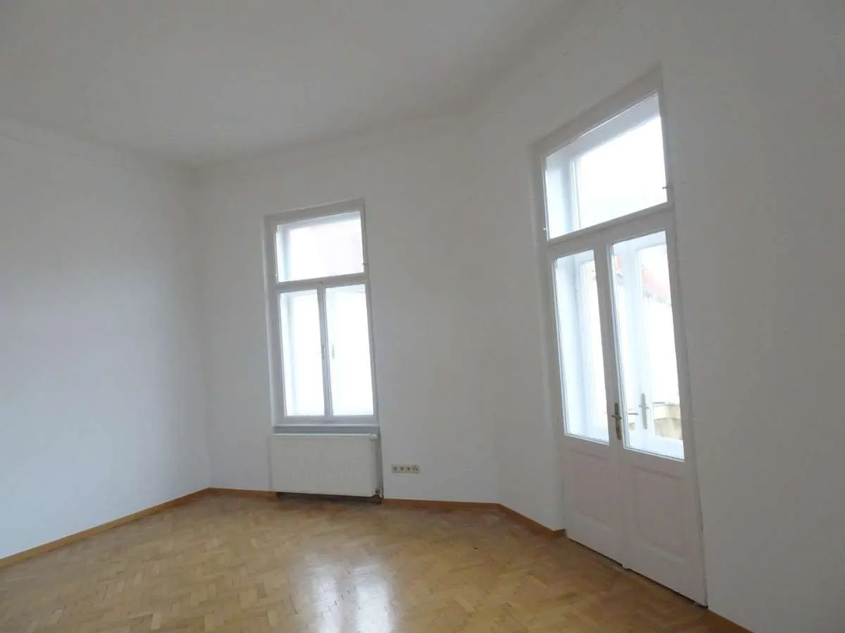 4-Zimmer-Altbauwohnung mit Balkon! - Widok 2