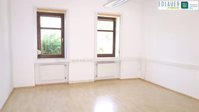 2-Zimmer-Gewerbeimmobilie mieten in Sankt Pölten – 55 m², € 433 – Bild 1 von 8