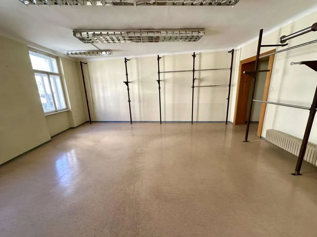 Großzügige Gewerbefläche in hochfrequentierter Innenstadtlage am Südtiroler Platz – pohled 2