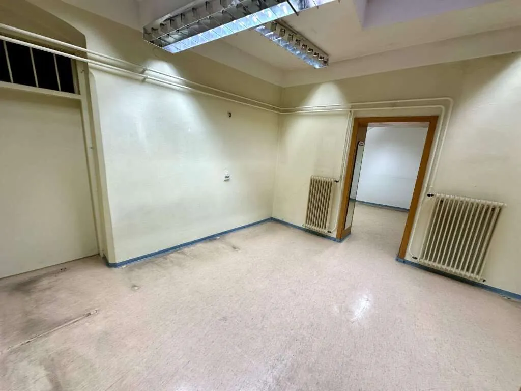Repräsentative Gewerbefläche in hochfrequentierter Innenstadtlage am Südtiroler Platz - Ansicht 3