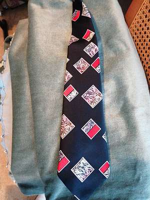 Original Louis Vuitton Krawatte klassisches Modell NEU und ungetragen aus  100% Seide, € 119,- (2500 Baden) - willhaben
