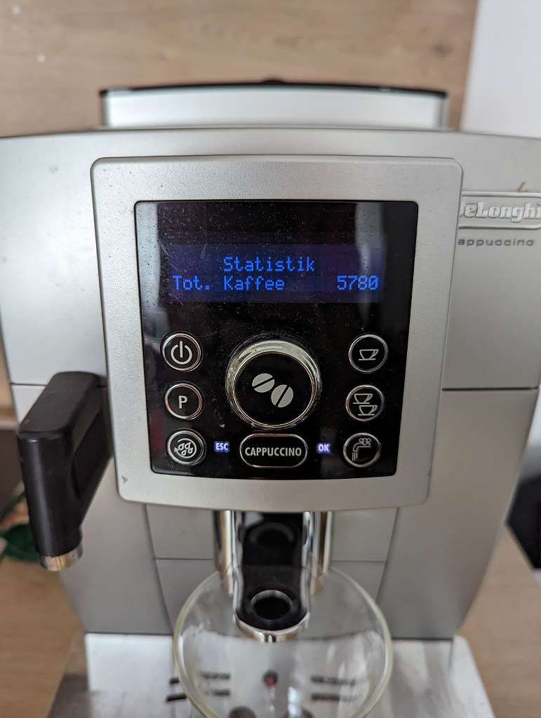 verkauft DeLonghi ECAM 23.466. S Vollautomat Pumpe Defekt