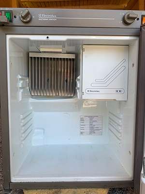 Wohnwagen Absorber Kühlschrank Elektrolux RM 270 12v 230v Gas in