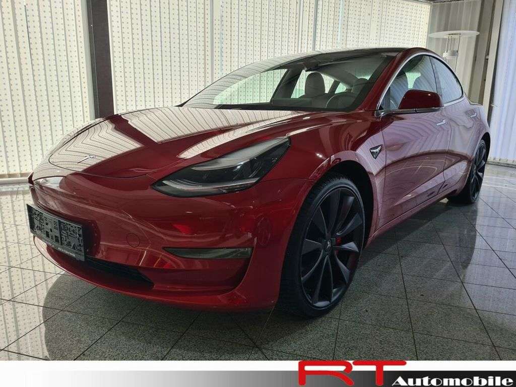 Tesla Model 3 Limousine in Weiß gebraucht in Harztor für € 35.980