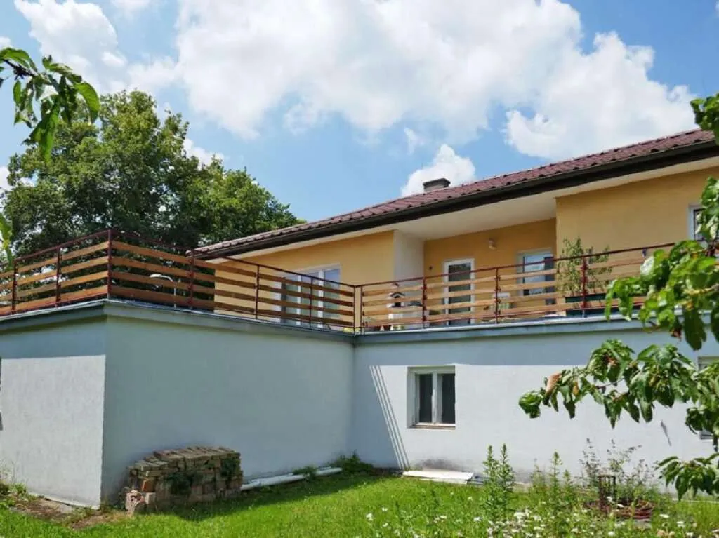 Mehrfamilienhaus mit Traumterrasse und Naturgarten in Zentrumsnähe - Widok 3