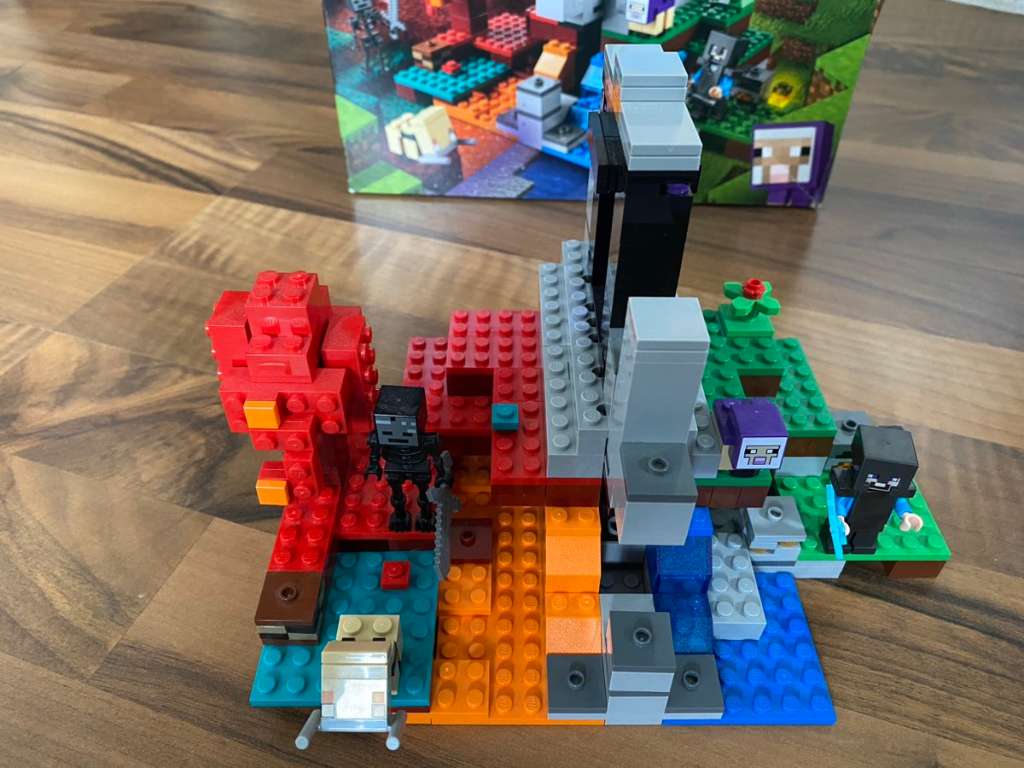 Das zerstörte Minecraft 21172 (3423 15,- € - Portal, Lego willhaben Andrä-Wördern) St.
