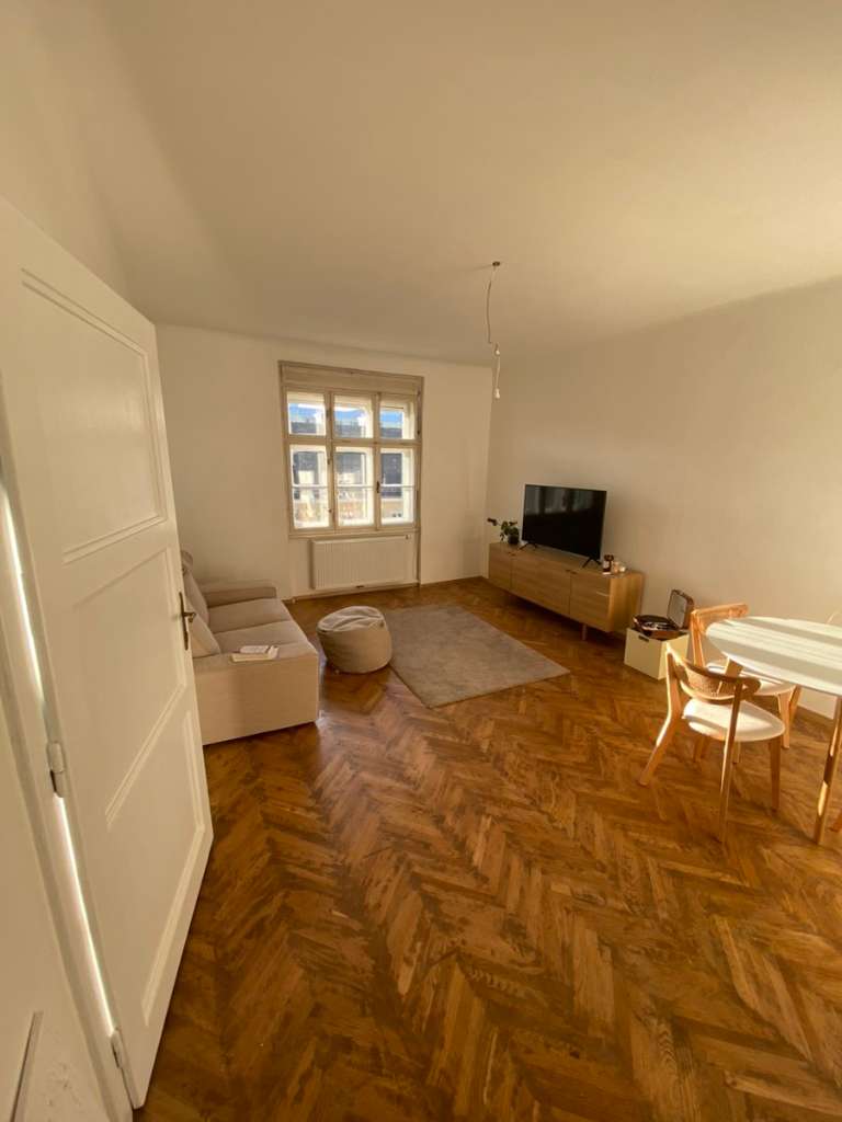 Wunderschöne 3,5 Zimmer Altbauwohnung Mit Balkon In Geidorf, 86 M², € ...