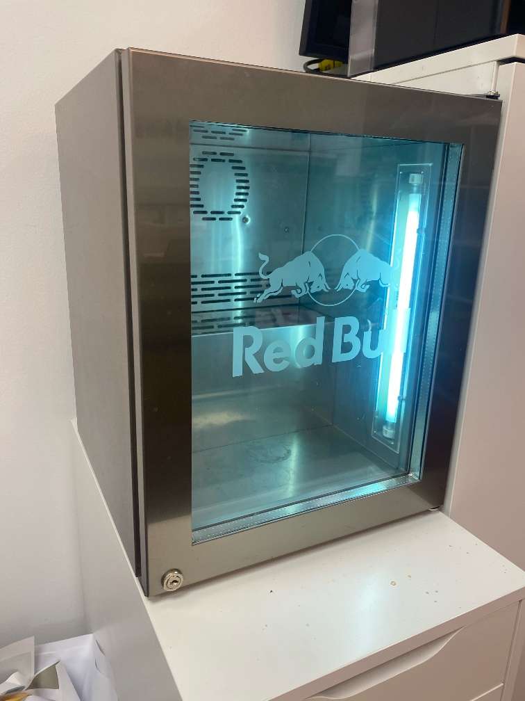 Red Bull Kühlschrank, € 300,- (9100 Völkermarkt) - willhaben