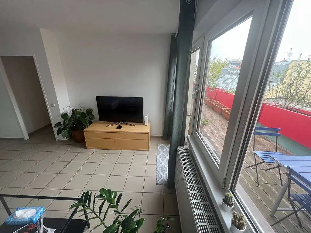 Dachgeschoßwohnung (64 m²) mit großer Terasse (22 m²) - Unmöbliert - Widok 3