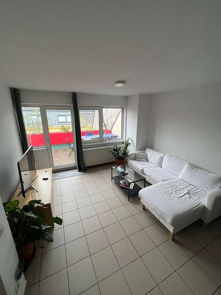Dachgeschoßwohnung (64 m²) mit großer Terasse (22 m²) - Unmöbliert - Widok 2