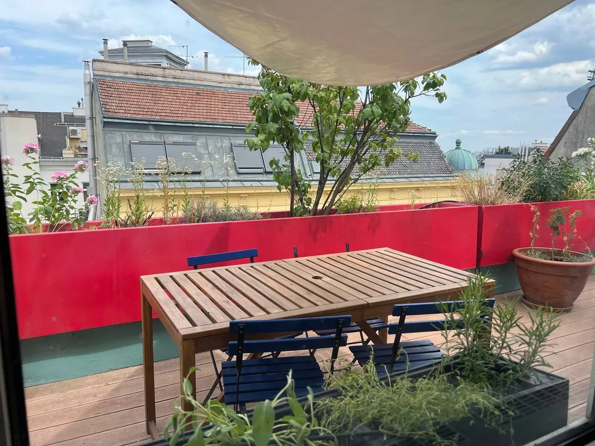 Dachterrasse (22 m²) über den Dächern - helle 2-Zimmer-DG-Wohnung, Mariahilf - Ansicht 2