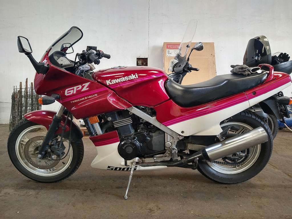 Kawasaki GPZ 500s Tourer