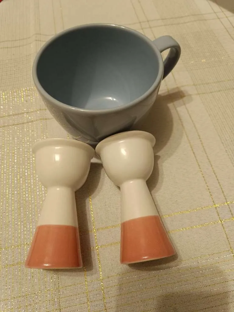 Häferl und zwei Eierbecher von IKEA zusammen - unbenutzt, € 2,- (1200 Wien)