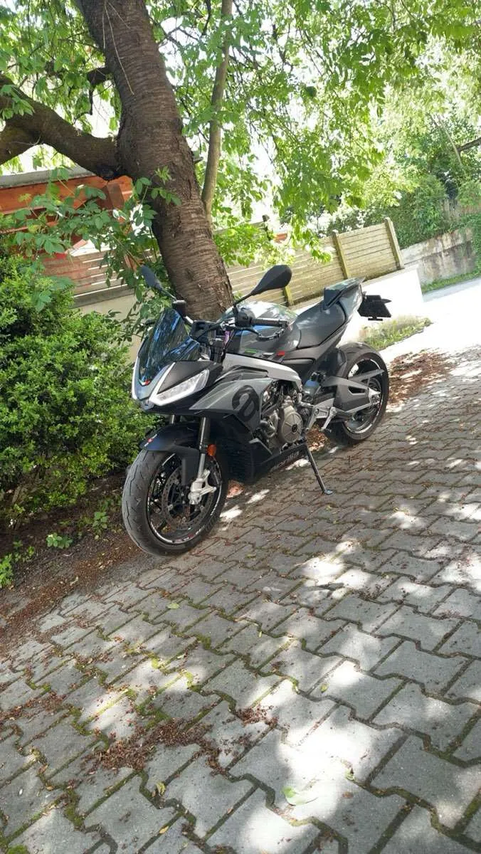 Aprilia Tuono