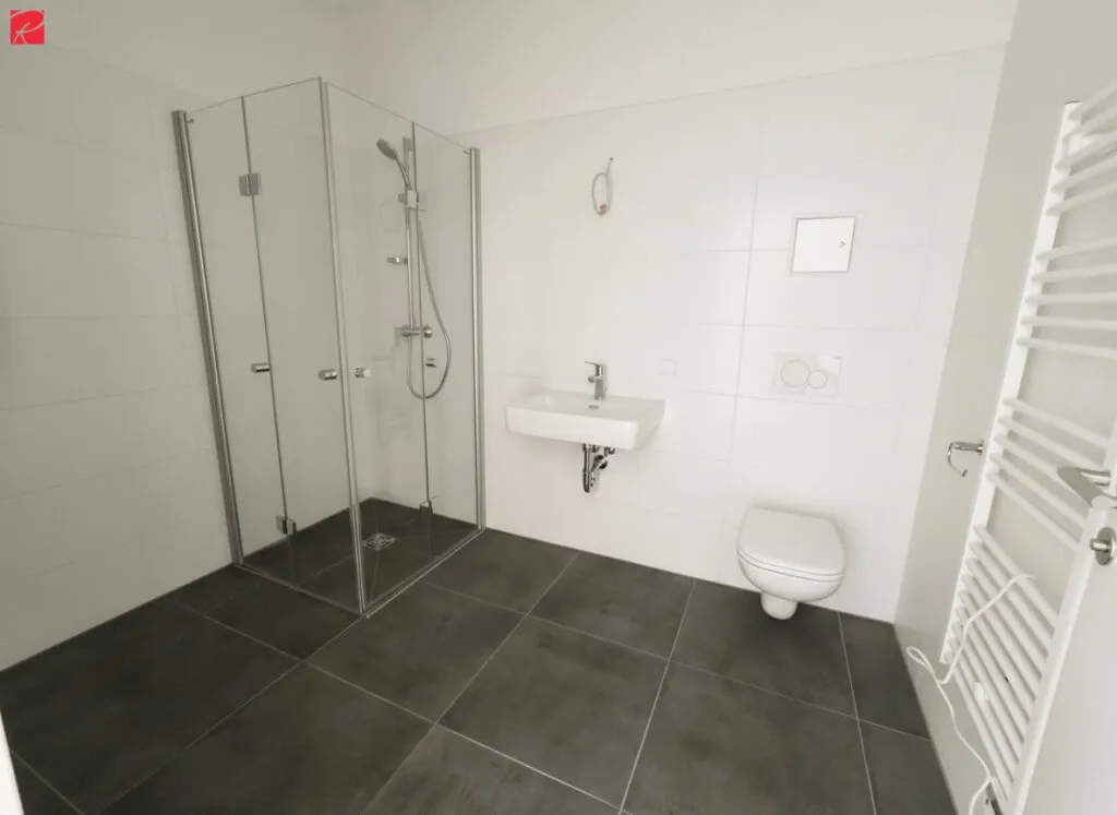 Moderne Neubauwohnung mit hochwertiger Ausstattung! – pohled 3