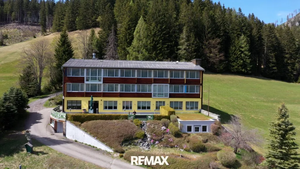 "Ehemaliges Hotel in Bestlage in Hohentauern mit vielseitigem Entwicklungs- und Nutzungspotenzial." - Ansicht 2
