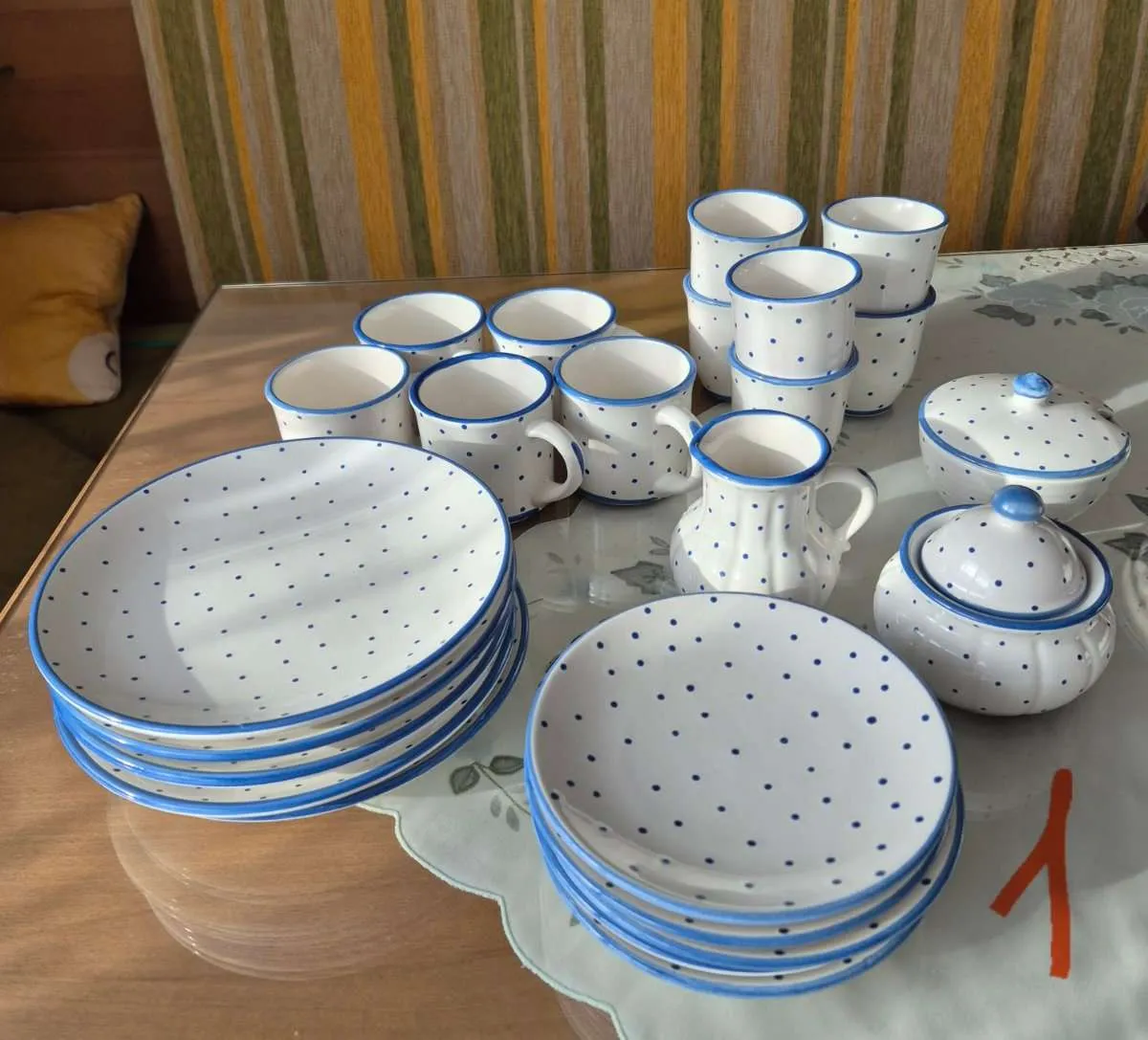 GMUNDNER KERAMIK BLAUE Punkte 52 Teile, € 240,- (2353 Guntramsdorf)