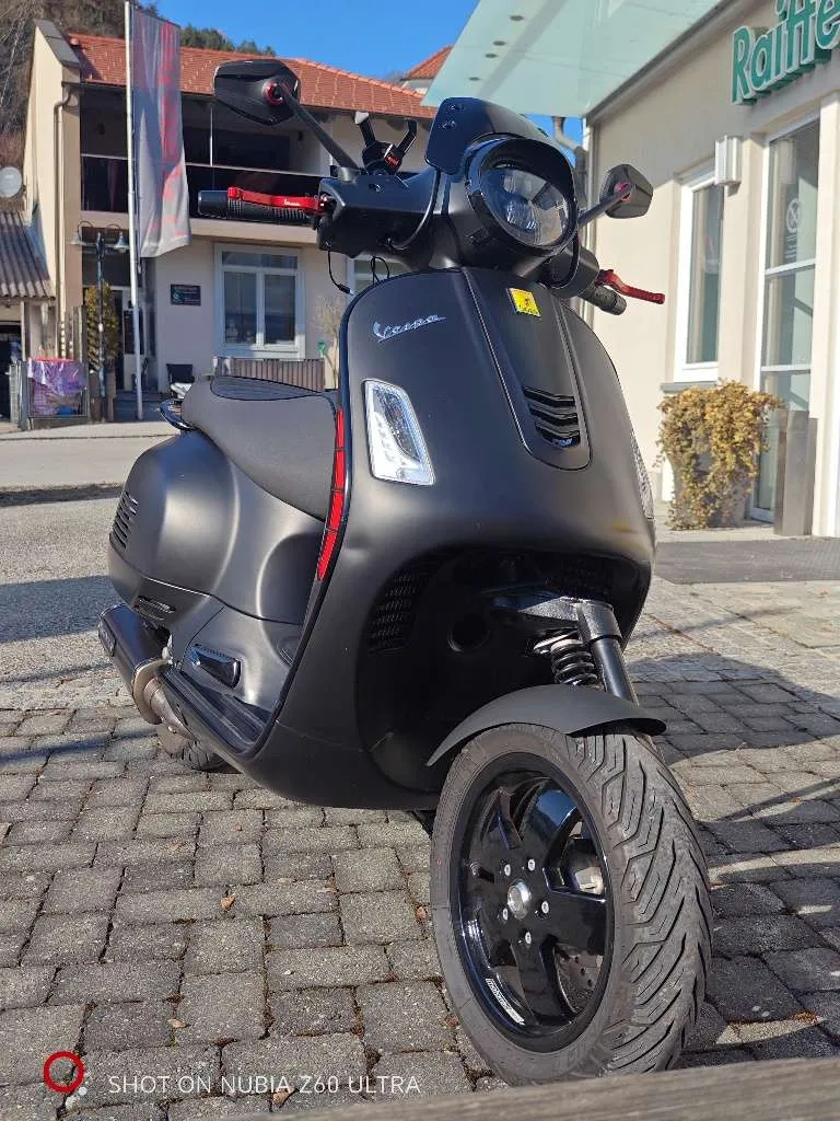 Vespa GTS