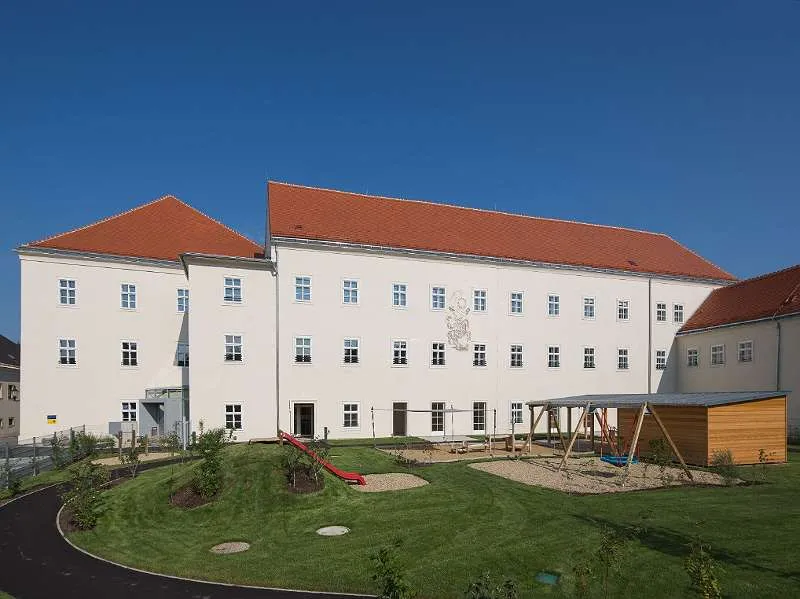 SOFORT VERFÜGBARER SINGLE-HIT! Moderne 1-Zimmer-Wohnung in historischem Ambiente - Ansicht 3